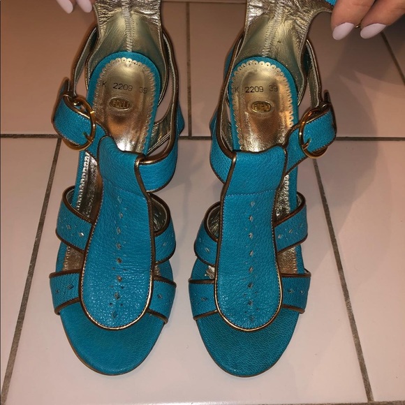 Designer heeled sandals - Picture 2 of 3